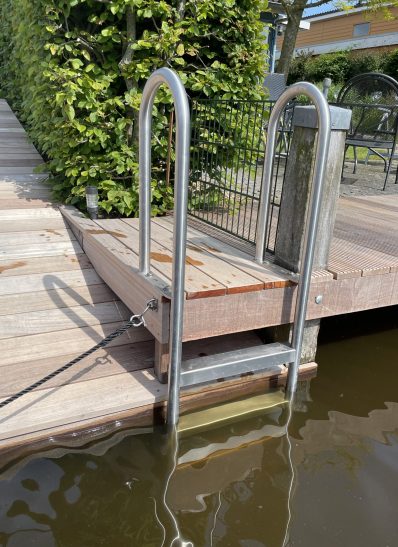 RVS zwemtrap